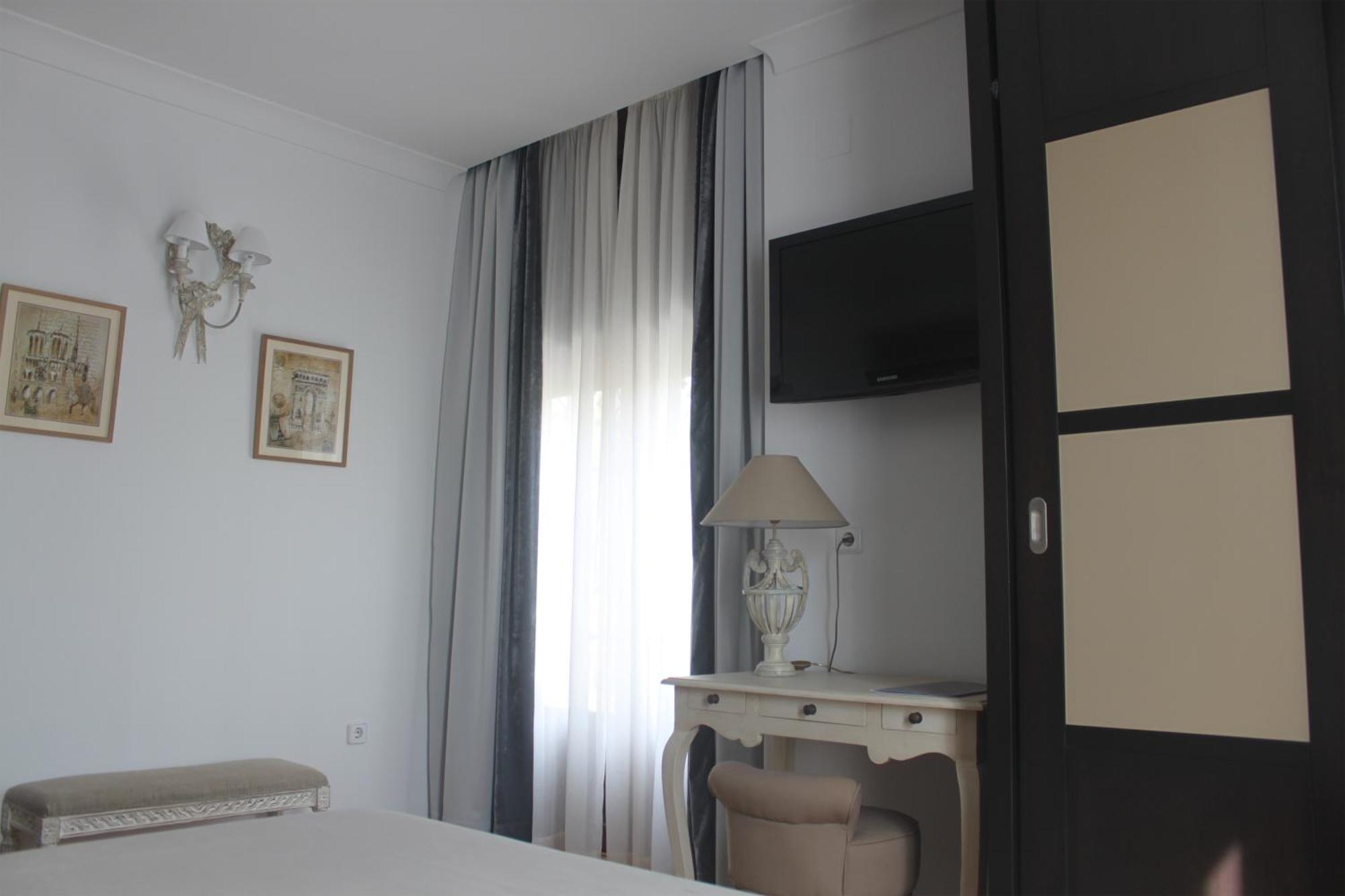 Hotel Villa Maria Cabra Esterno foto
