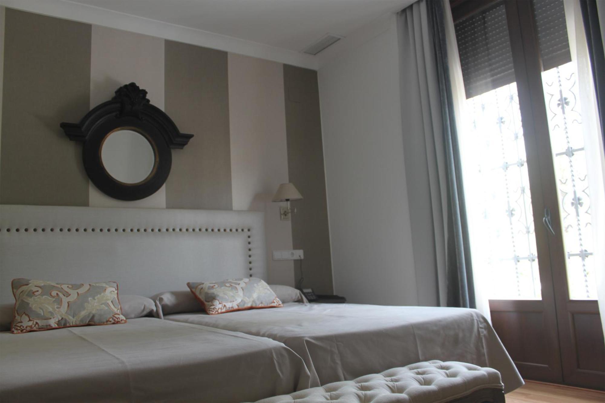 Hotel Villa Maria Cabra Esterno foto