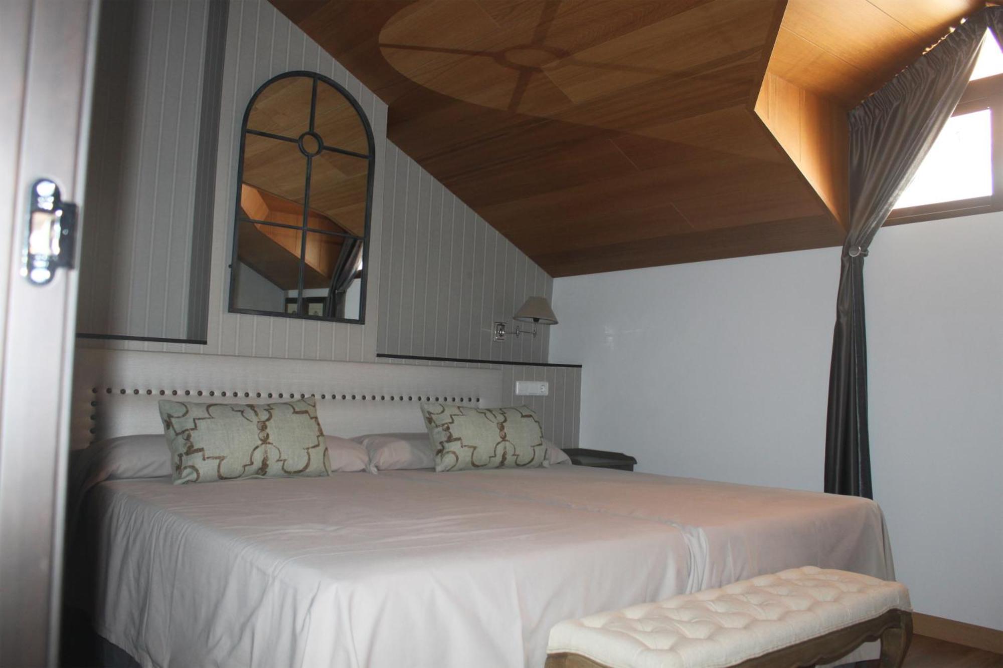 Hotel Villa Maria Cabra Esterno foto