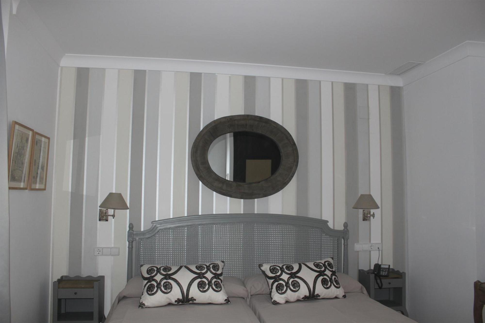 Hotel Villa Maria Cabra Esterno foto