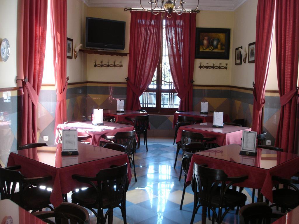 Hotel Villa Maria Cabra Esterno foto